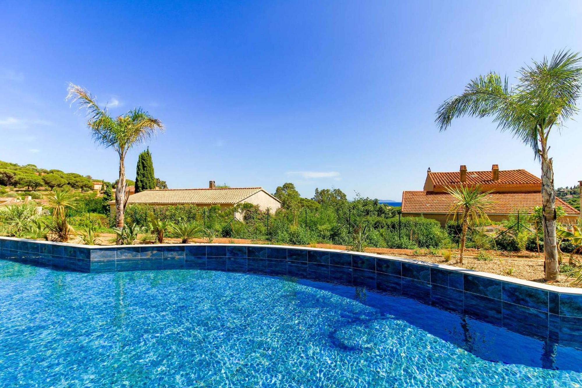 Appartement Select' - T2 A Saint-clair Au Lavandou Dans Neuve Avec Piscine - 180sud-b12